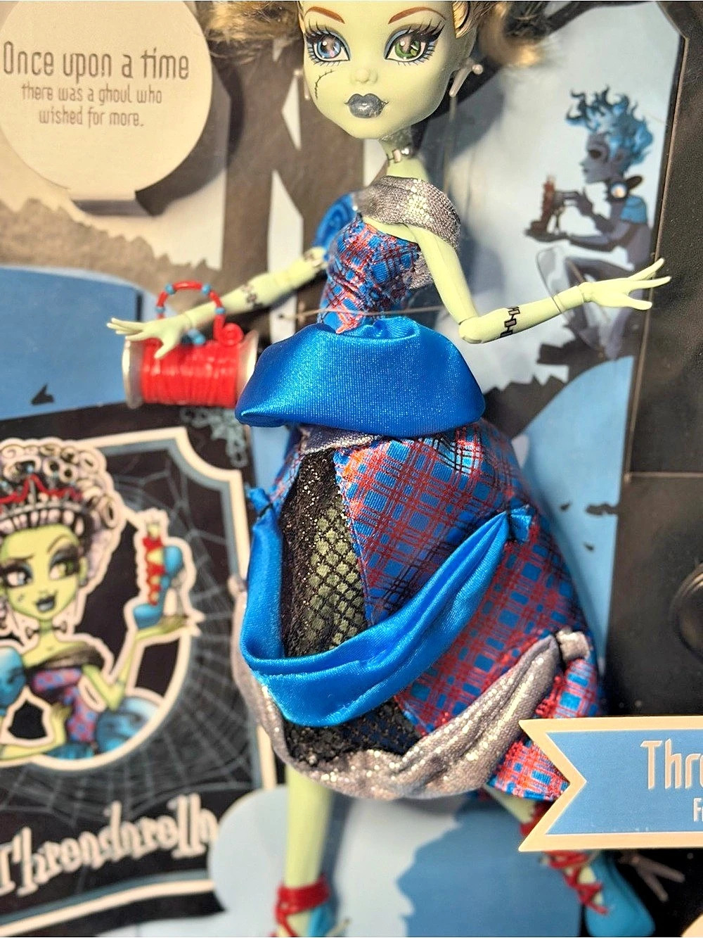 Monster High Threadarella - Picture 4 of 8